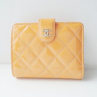 シャネル(CHANEL)のCHANEL(シャネル) 2つ折り財布 マトラッセ,ブリリアント ライトブラウン ラウンドファスナー エナメル（レザー）(財布)