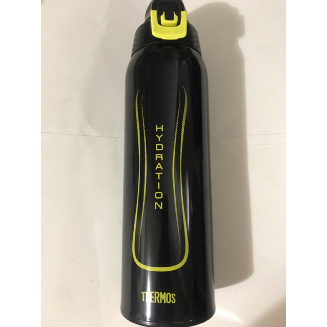 THERMOS(サーモス)のサーモス 真空断熱スポーツボトル 水筒 1500ml ブラックイエロー インテリア/住まい/日用品のキッチン/食器(弁当用品)の商品写真