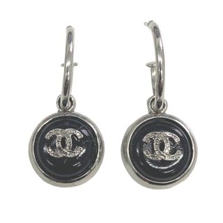 シャネル(CHANEL)の[USED/中古]CHANEL シャネル ピアス ココマーク スイングフープ ブラック 00A シルバー 中古 tdc-000699-4c(ピアス)