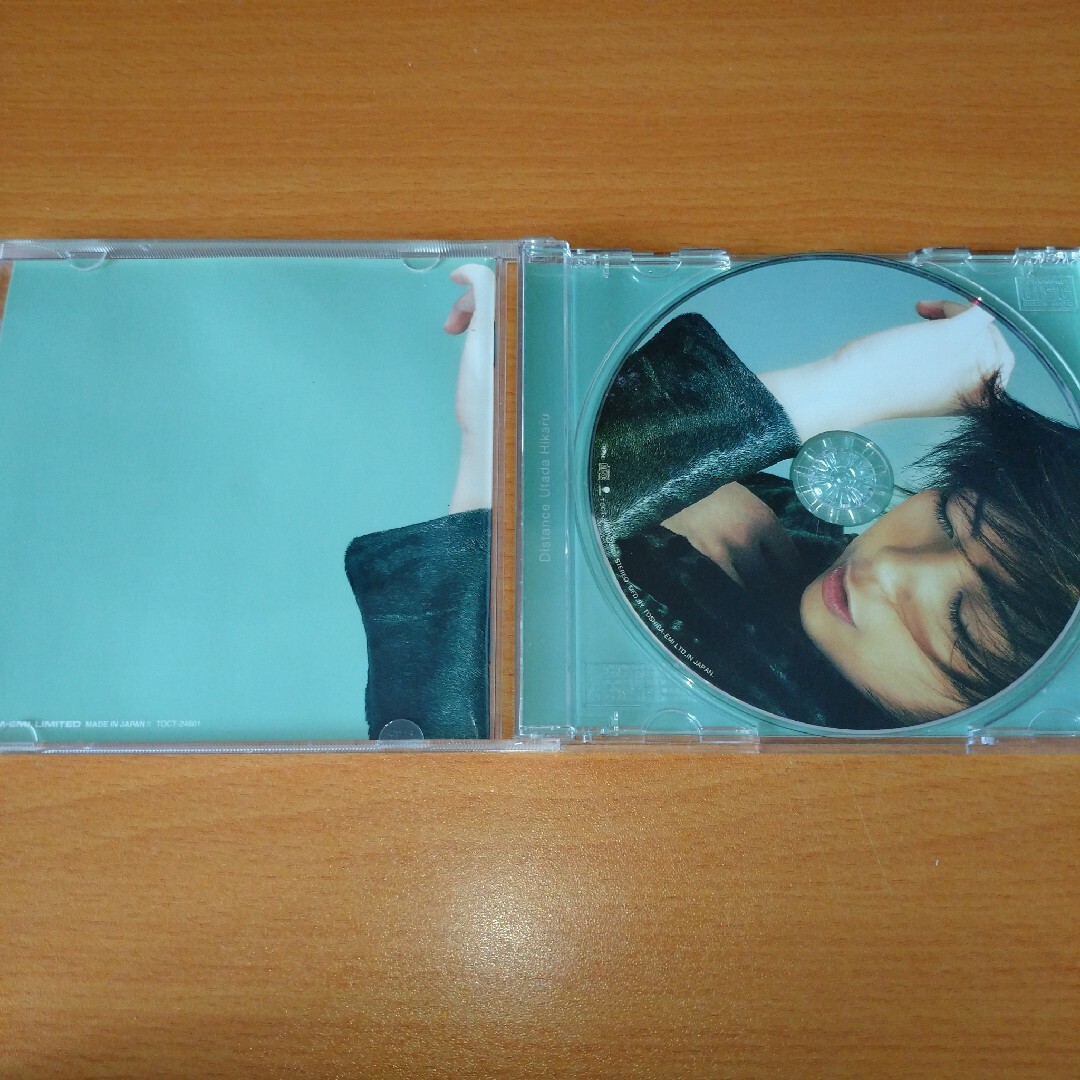 Distance 宇多田ヒカル CD Utada Hikaru エンタメ/ホビーのCD(ポップス/ロック(邦楽))の商品写真