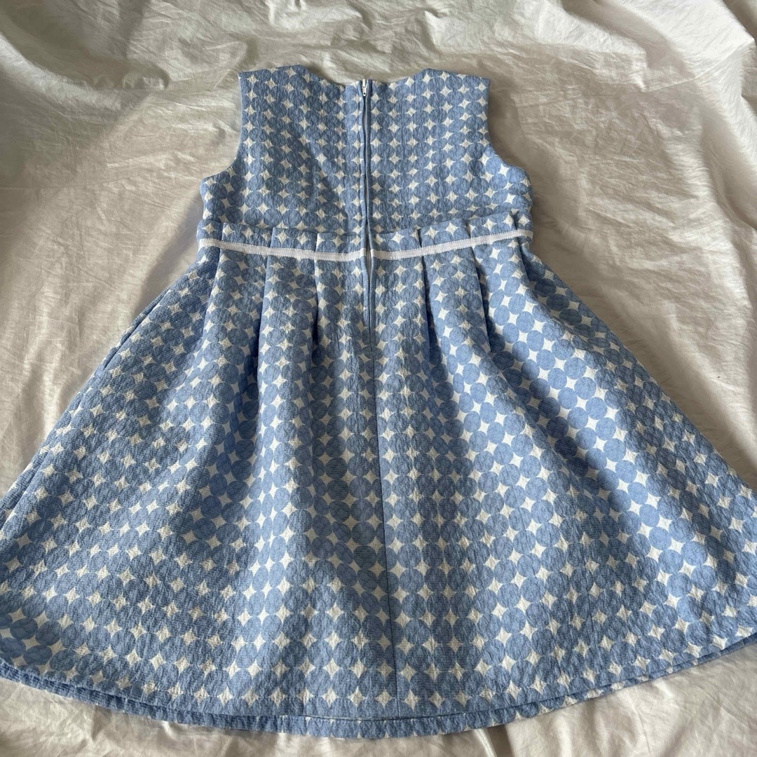 BeBe(ベベ)のBEBE ワンピース　120 キッズ/ベビー/マタニティのキッズ服女の子用(90cm~)(ワンピース)の商品写真