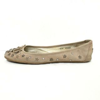 ジミーチュウ(JIMMY CHOO)のJIMMY CHOO(ジミーチュウ) フラットシューズ 37 1/2 レディース - ピンクベージュ×シルバー スタッズ/スター(星)/リボン スエード(その他)