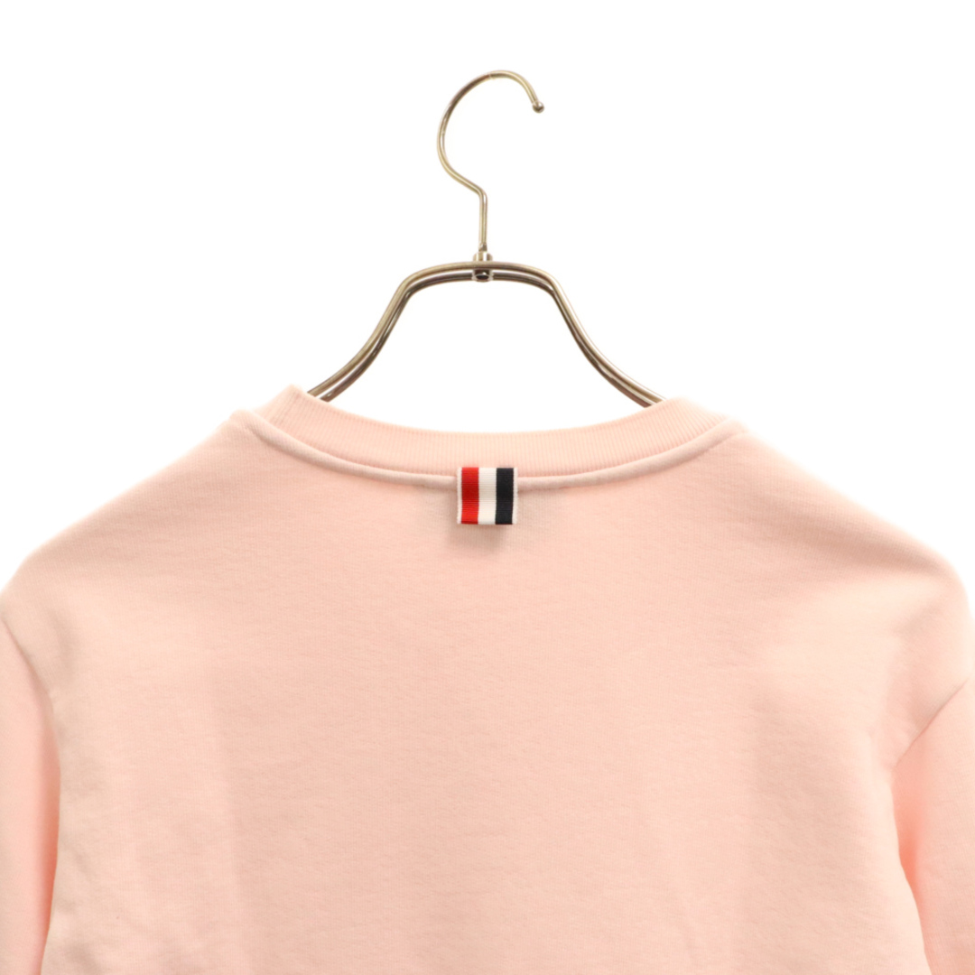 THOM BROWNE(トムブラウン)のTHOM BROWNE トムブラウン PINK CLASSIC COTTON LOOPBACK GARMENT DYED CREWNECK SWEATSHIRT FJT160B-03377680 クルーネックスウェットトレーナー ピンク　レディース メンズのトップス(スウェット)の商品写真