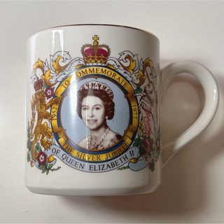 ロキエ(Lochie)のマグカップ　エリザベス女王　英国　イギリス　ヴィンテージ　インテリア　雑貨(グラス/カップ)