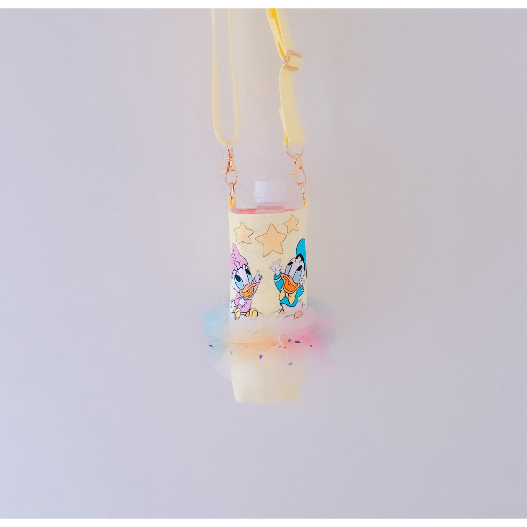 水筒カバー　ペットボトル　デイジー　ドナルド　女の子　黄色　イエロー ハンドメイドのファッション小物(バッグ)の商品写真
