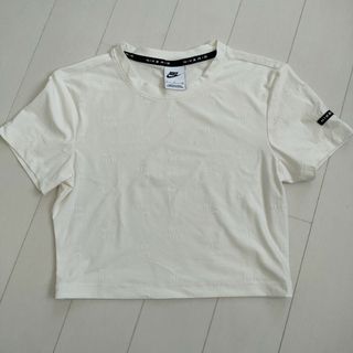 ナイキ(NIKE)のナイキNIKEクロップド丈Ｔシャツ(Tシャツ(半袖/袖なし))