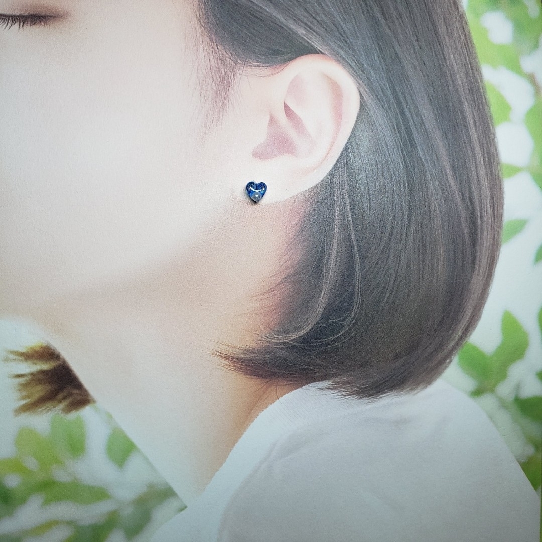 No.547-A　ちっちゃなハート7mm♡樹脂ポスト⭐レジンピアス(ブルー) ハンドメイドのアクセサリー(ピアス)の商品写真