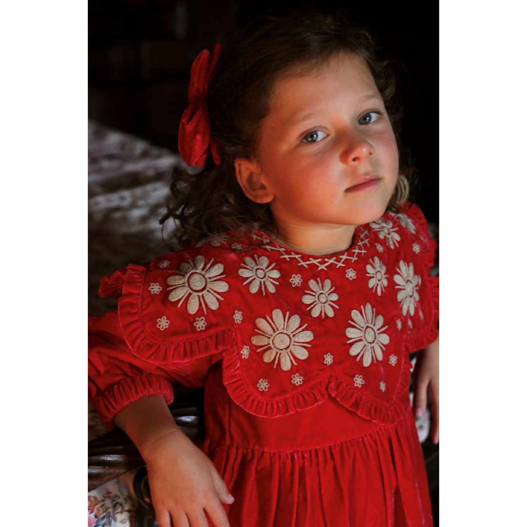 美品 bonjour diary velvet red dress 10y キッズ/ベビー/マタニティのキッズ服女の子用(90cm~)(ドレス/フォーマル)の商品写真
