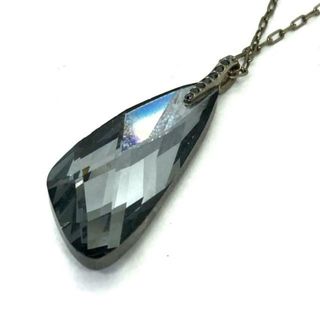 スワロフスキー(SWAROVSKI)のSWAROVSKI(スワロフスキー) ネックレス美品  - スワロフスキークリスタル×金属素材 グレー×シルバー(ネックレス)