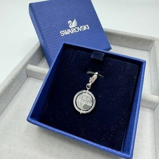 スワロフスキー(SWAROVSKI)の【箱付き】Swarovski シルバーチャーム　ストーン付き　forever(チャーム)