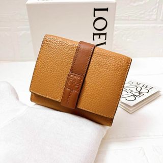 ロエベ(LOEWE)のロエベ LOEWE レザー アナグラム 三つ折り 折り財布 ブラウン N116(財布)