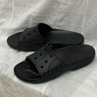 クロックス(crocs)の新品未使用品　crocs クロックス　23.0cm サンダル　黒(サンダル)