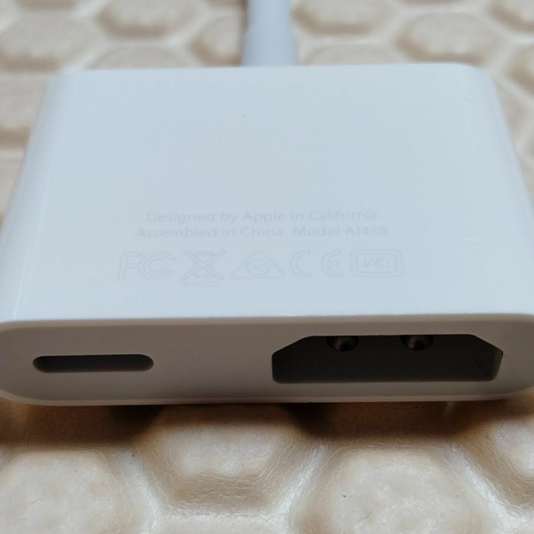 Apple(アップル)の美品 アップル Apple アダプタ HDMI ケーブル MD826AM/A スマホ/家電/カメラのテレビ/映像機器(映像用ケーブル)の商品写真