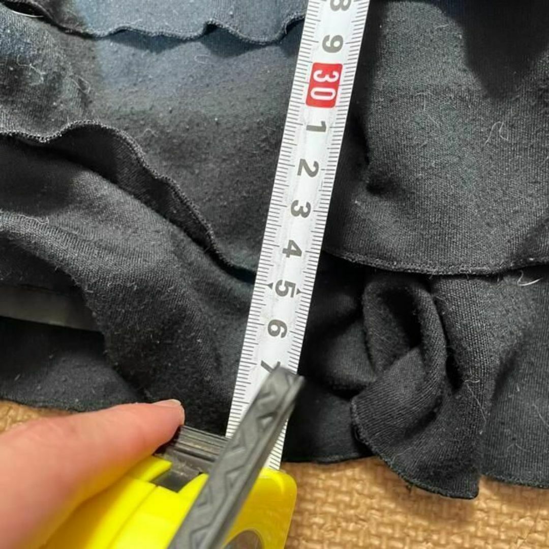 GU(ジーユー)の同梱無料 GU フリルミニスカート M ブラック 黒　ジーユー レディースのスカート(ミニスカート)の商品写真