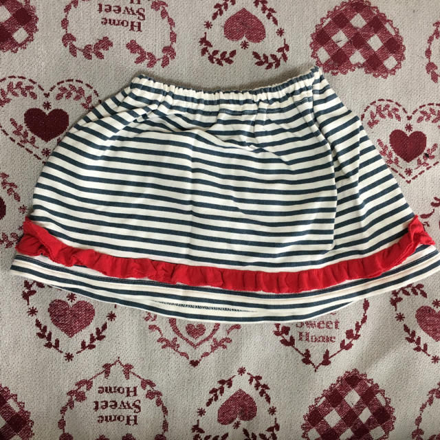 西松屋(ニシマツヤ)のボーダースカート キッズ/ベビー/マタニティのキッズ服女の子用(90cm~)(スカート)の商品写真