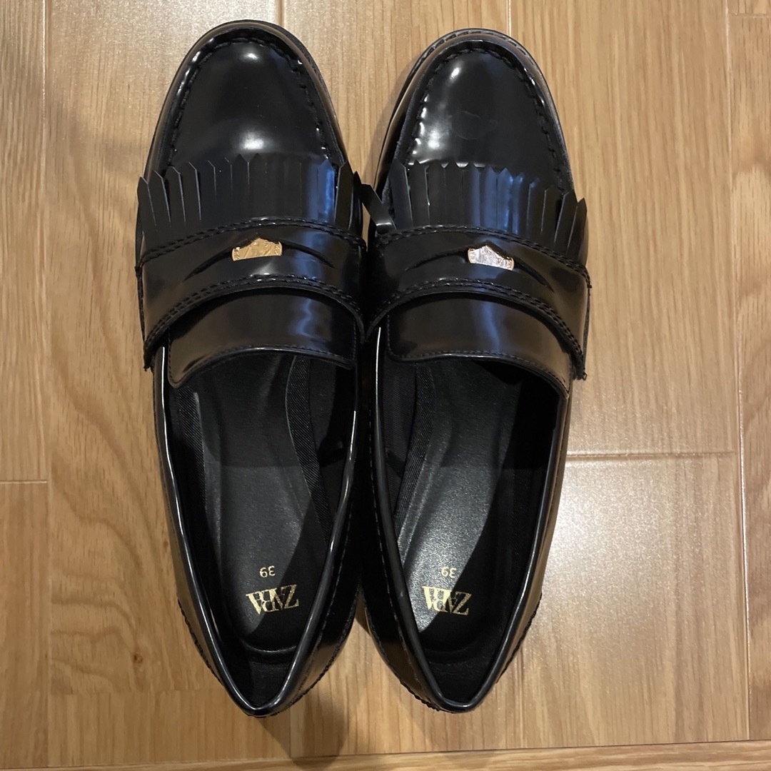 ZARA - ZARA フラットローファー メタルディテールの通販 by a's|ザラ ZARA - ZARA フラットローファー メタルディテールの通販 by a's|ザラ