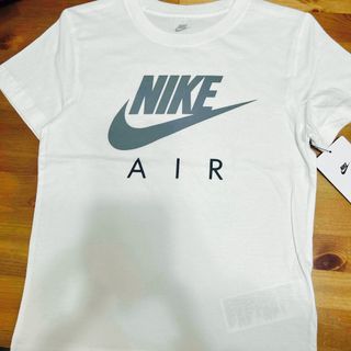 ナイキ(NIKE)のNIKE 新品　116-122(Tシャツ/カットソー)