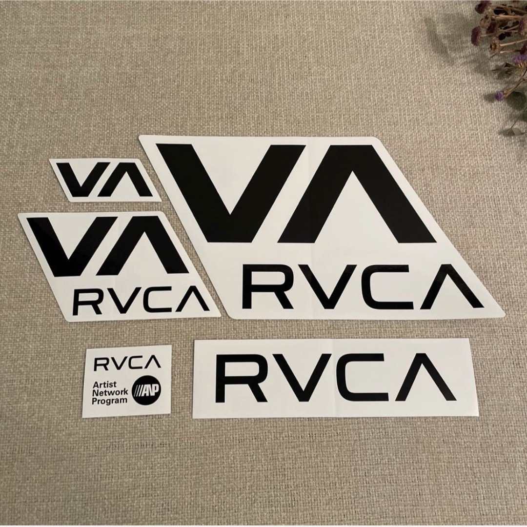 RVCA(ルーカ)のRVCA  ステッカー　5枚セット　ロゴ　未使用　ルーカ　ルカ　シール　スケボー 自動車/バイクのバイク(ステッカー)の商品写真