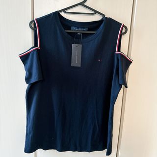 トミーヒルフィガー(TOMMY HILFIGER)の未使用　トミーヒルフィガー　肩あき　Tシャツ　カットソー  s ネイビー(Tシャツ(半袖/袖なし))