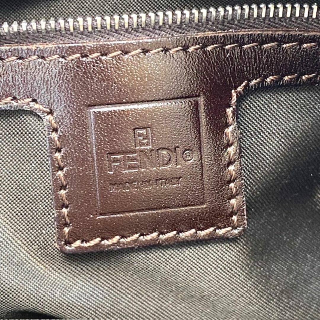 FENDI(フェンディ)のFENDI フェンディ マンマバゲット ズッカ ブラウン ２６３２５１ レディース ショルダーバッグ 鞄 バッグ ヴィンテージ レディースのバッグ(ショルダーバッグ)の商品写真