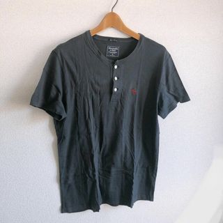 アバクロンビーアンドフィッチ(Abercrombie&Fitch)のAbercrombie&Fitch♡定番刺繍Tシャツ♡メンズMネイビー♡アバクロ(Tシャツ/カットソー(半袖/袖なし))