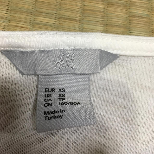 H&M(エイチアンドエム)のH&M ノースリーブ レディースのトップス(Tシャツ(半袖/袖なし))の商品写真