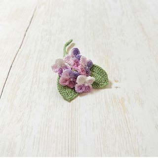 紫陽花のブローチ　レース編み　ハンドメイド(コサージュ/ブローチ)