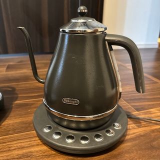 デロンギ(DeLonghi)のデロンギ　ケトル(電気ケトル)