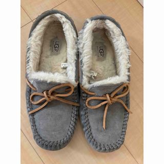 アグ(UGG)のアグ　ダコタ　23 23.5 グレー　ムートン　フラットシューズ　(スリッポン/モカシン)