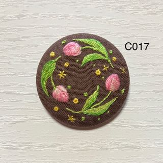 【C017】チューリップ刺繍ブローチ(ヘアゴム) ハンドメイド  花柄 北欧(ブローチ/コサージュ)