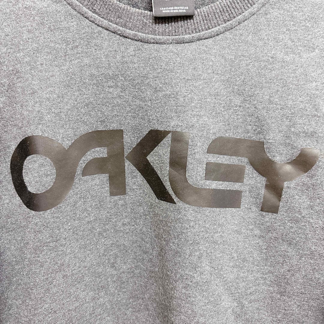 Oakley(オークリー)の美品　OAKLEY オークリー スウェット グレー 長袖　 メンズのトップス(スウェット)の商品写真