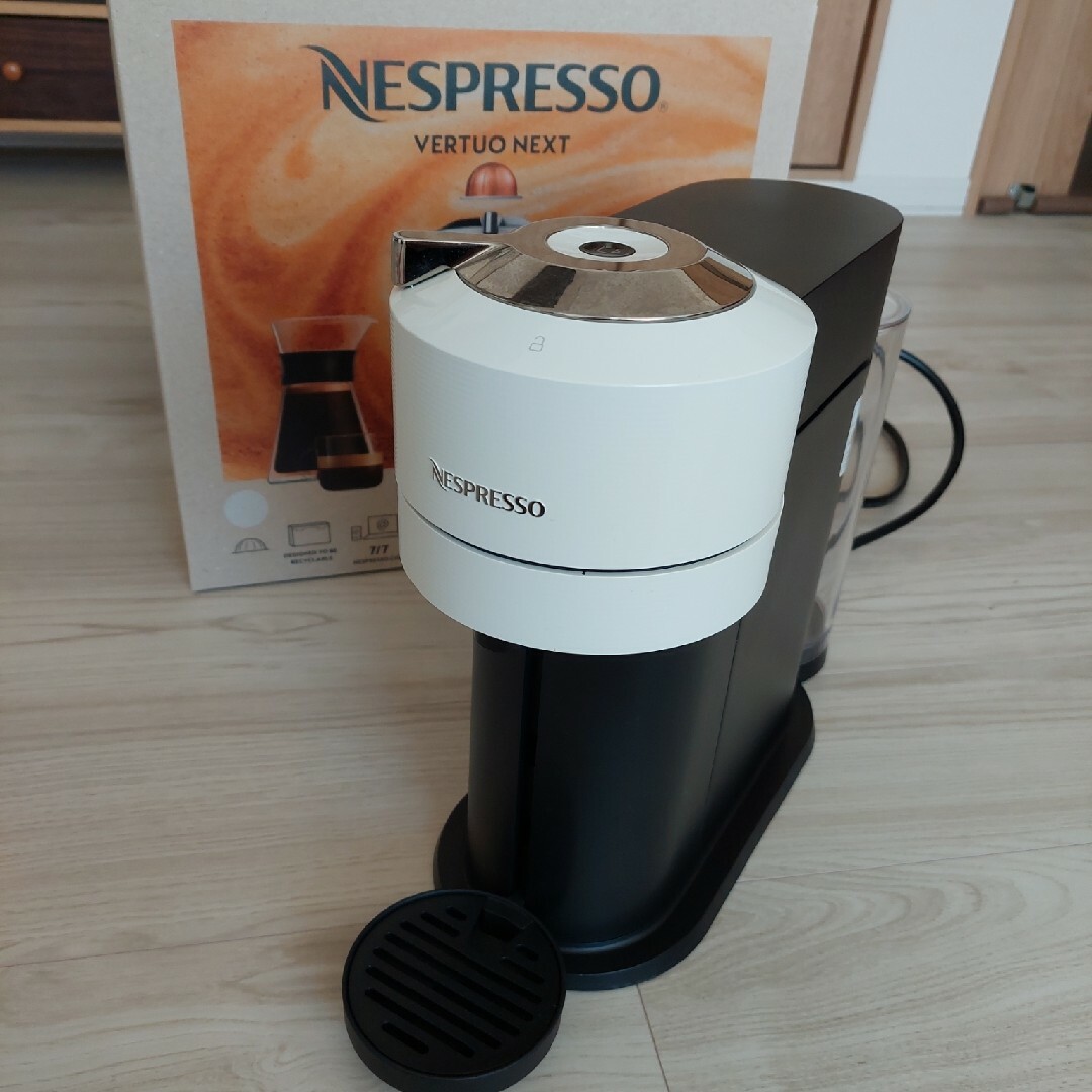 NESPRESSO(ネスプレッソ)のネスプレッソ ヴァーチュオ ネクスト　GDV1-JP2-WH スマホ/家電/カメラの調理家電(コーヒーメーカー)の商品写真