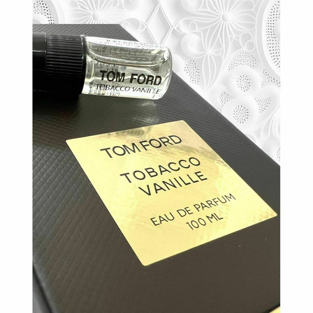 TOM FORD(トムフォード)の即購入OK　TOMFORD　トムフォード　タバコバニラ　1.5ml　香水 コスメ/美容の香水(ユニセックス)の商品写真