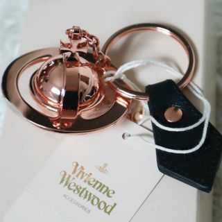 ヴィヴィアンウエストウッド(Vivienne Westwood)の【新品】Vivienne Westwood オーブ キーリング ピンクゴールド(キーホルダー)