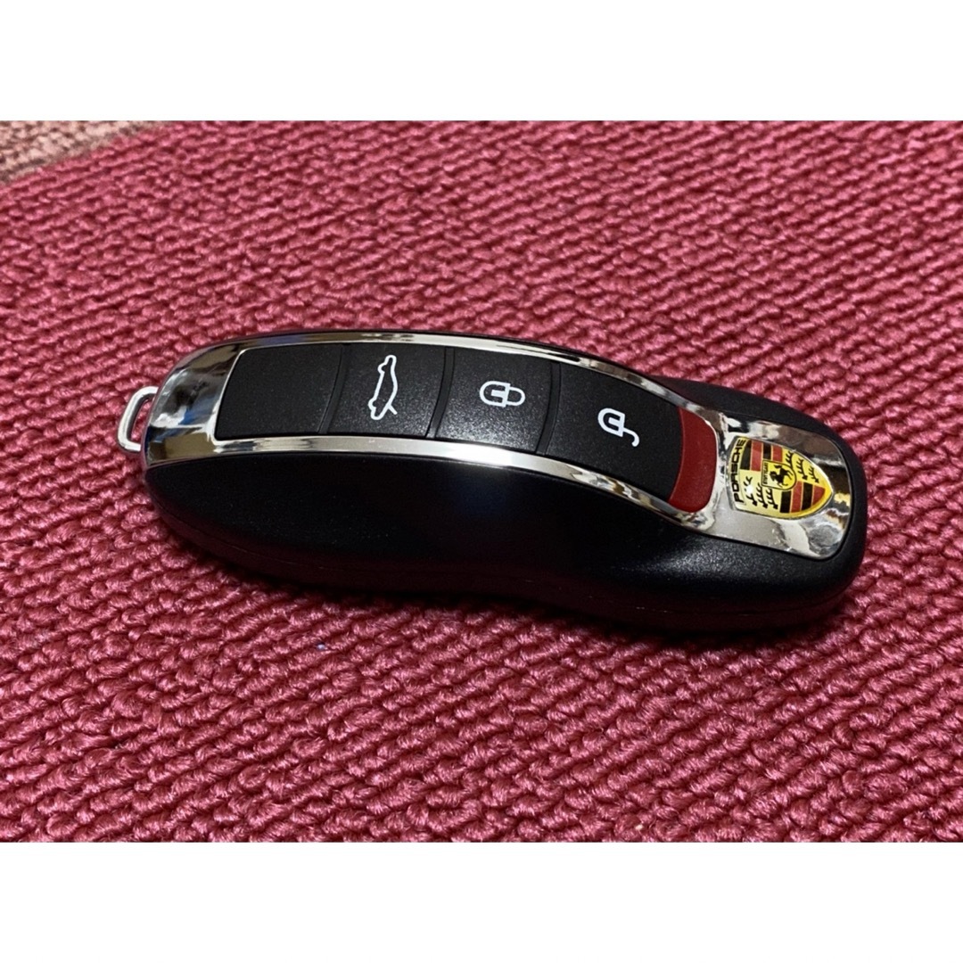 USB 128GB 新品未使用PORSCHE ポルシェスマートキーデザインUSB 自動車/バイクの自動車(車内アクセサリ)の商品写真