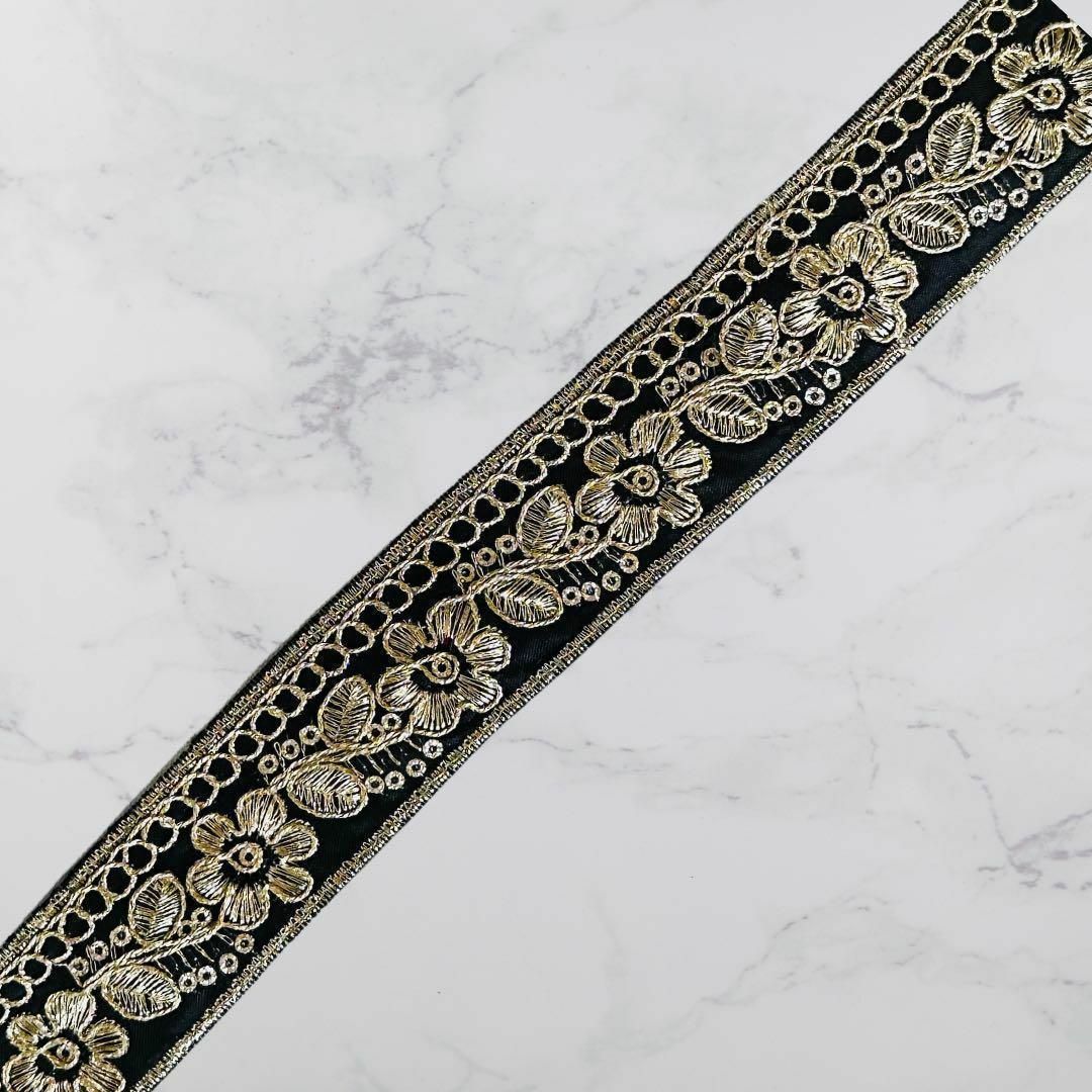 インド刺繍リボン　50cm幅3ｃｍ  刺繍リボン　　　ブラック  長さ調整可能 ハンドメイドの素材/材料(生地/糸)の商品写真