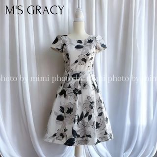 エムズグレイシー(M'S GRACY)のM'S GRACY*モノトーンフラワープリントワンピース(ひざ丈ワンピース)