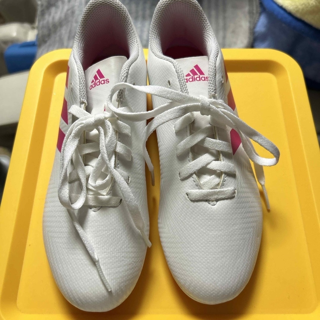 adidas(アディダス)のadidasサッカースパイク スポーツ/アウトドアのサッカー/フットサル(シューズ)の商品写真