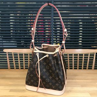 ルイヴィトン(LOUIS VUITTON)の新品同様 ルイヴィトン 現行 モノグラム プチノエ 巾着ショルダーバッグ(ショルダーバッグ)