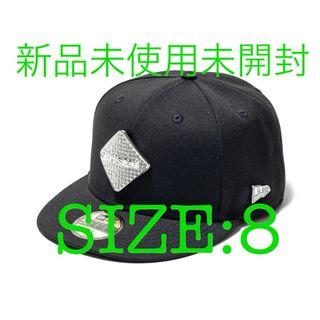 エフシーアールビー(F.C.R.B.)のFCRB NEW ERA RHINESTONE EMBLEM 59FIFTY 8(キャップ)