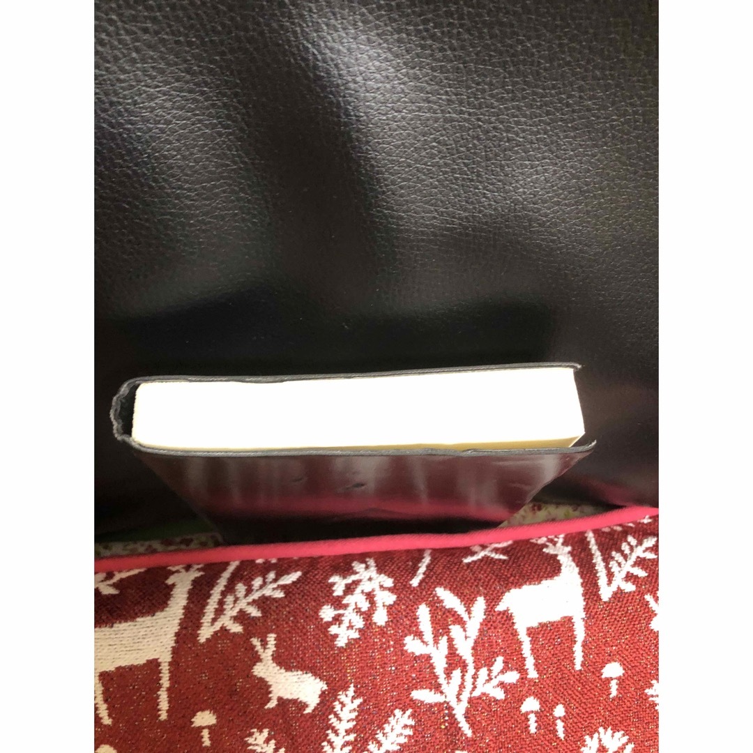 DKNY(ダナキャランニューヨーク)の新品未使用　ダナキャラン手帳　合皮革張り　きずあります。 インテリア/住まい/日用品の文房具(その他)の商品写真