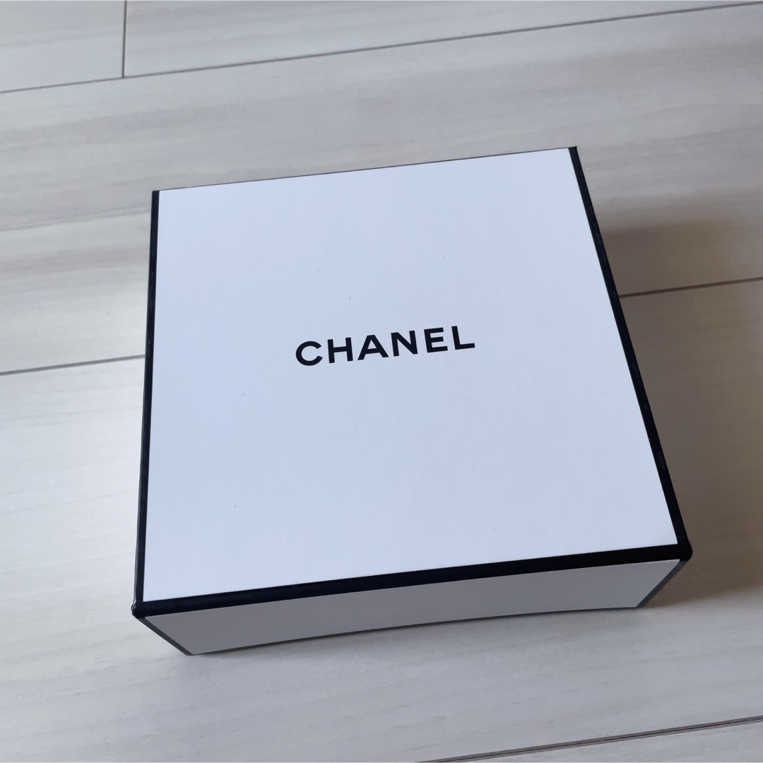 CHANEL(シャネル)のCHANEL シャネル ラッピング ギフト ボックス BOX プレゼント インテリア/住まい/日用品のオフィス用品(ラッピング/包装)の商品写真