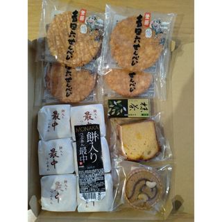 餅入り最中つぶあん吉四六せんべい井村屋抹茶羊羹9と1/5ピスタチオタルト焼き菓子