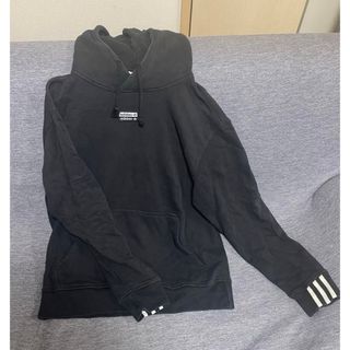 アディダス(adidas)のadidas パーカー　size M(パーカー)