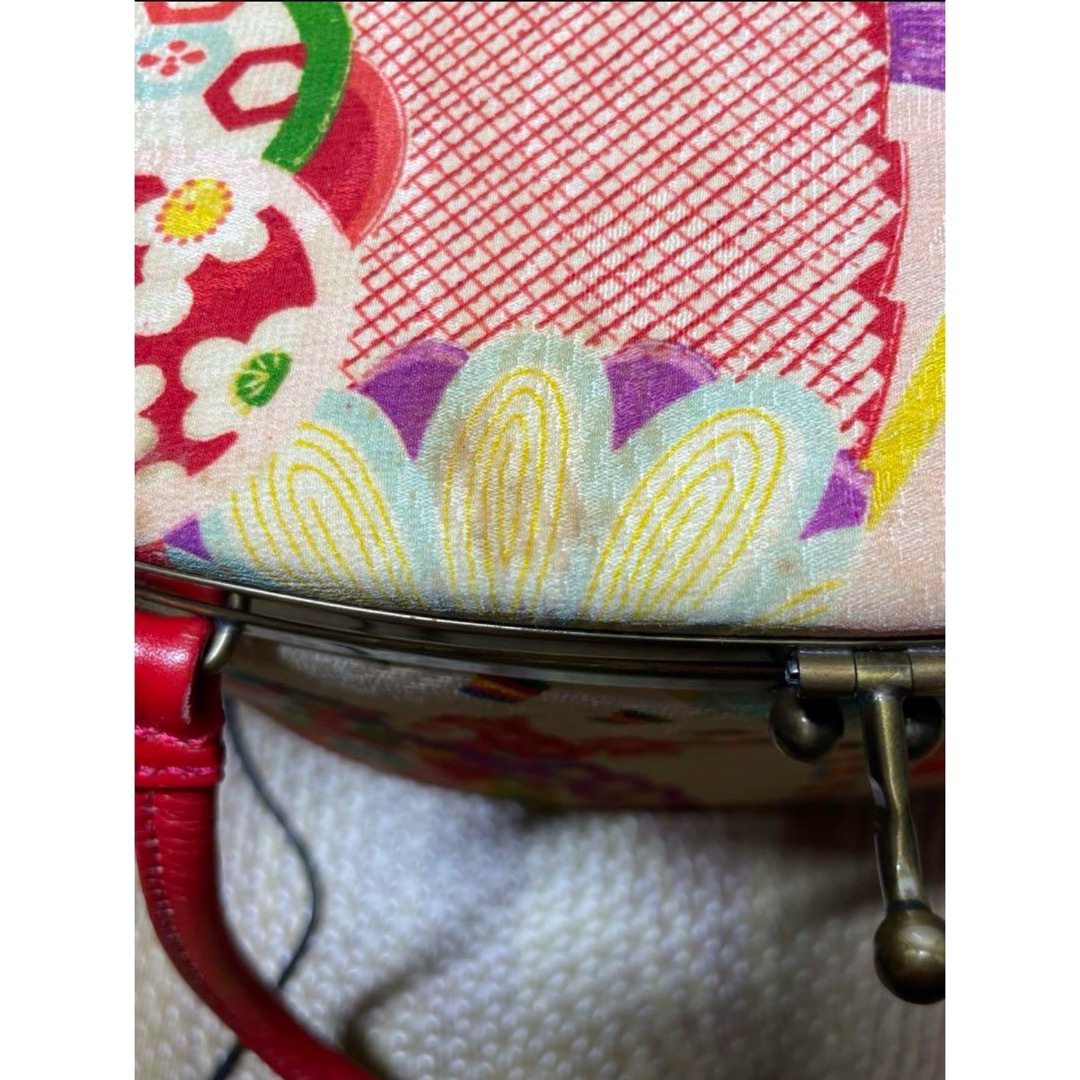 【美品】大正柄　「KAOS ちりめん和柄バッグ」  レッド レディースのバッグ(ハンドバッグ)の商品写真