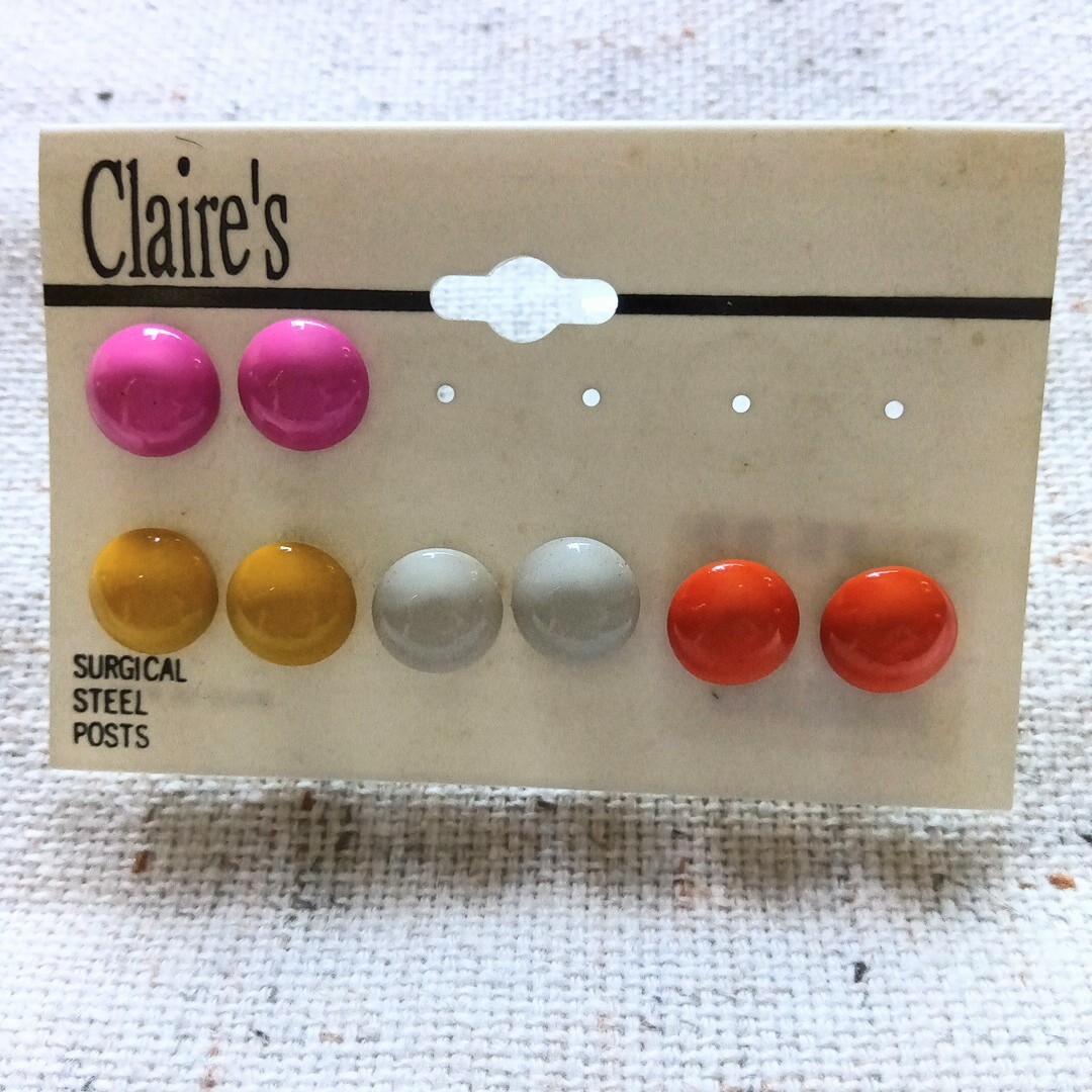 claire's(クレアーズ)の未使用 Claire's クレアーズ ピアス 4カラー レディースのアクセサリー(ピアス)の商品写真