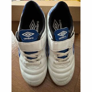 UMBRO - ★umbro/サッカーシューズ（室内用）/子供用★