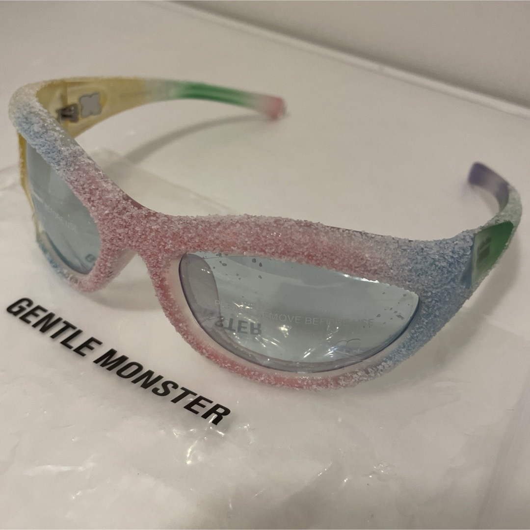 Gentle Monster Yummy MG1 宮脇咲良着用 メンズのファッション小物(サングラス/メガネ)の商品写真