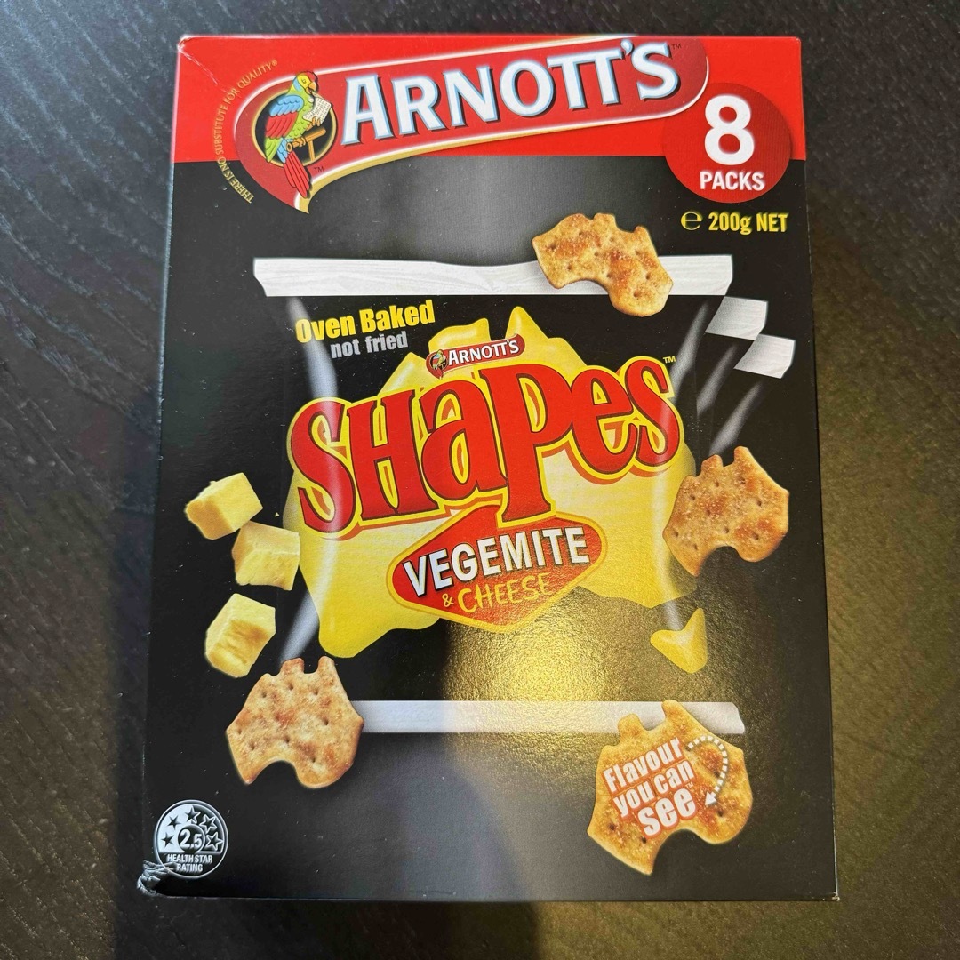 【オーストラリア限定】ARNOTTS Shapes 食品/飲料/酒の食品(菓子/デザート)の商品写真