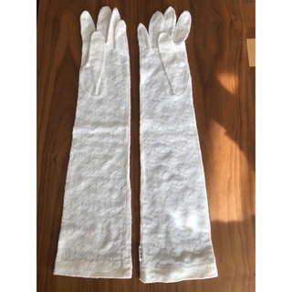 アーヴェヴェ(a.v.v)の日焼け防止ロング手袋(手袋)